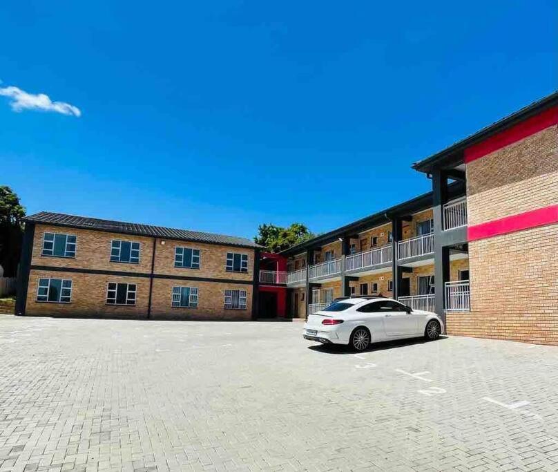 Trendy, Comfortable 1 Bedroom Apartments In Mthatha Buitenkant foto