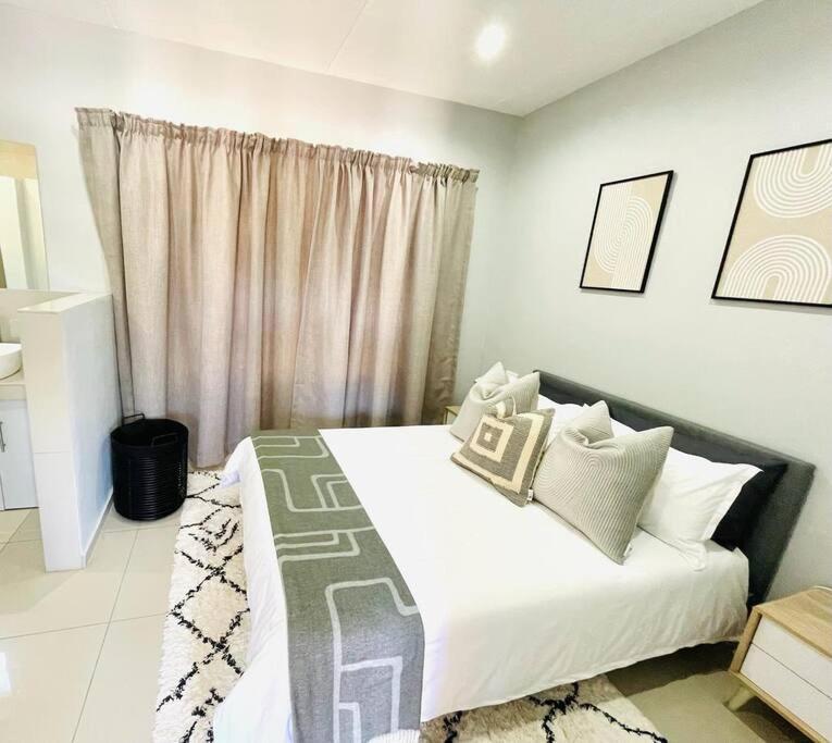 Trendy, Comfortable 1 Bedroom Apartments In Mthatha Buitenkant foto