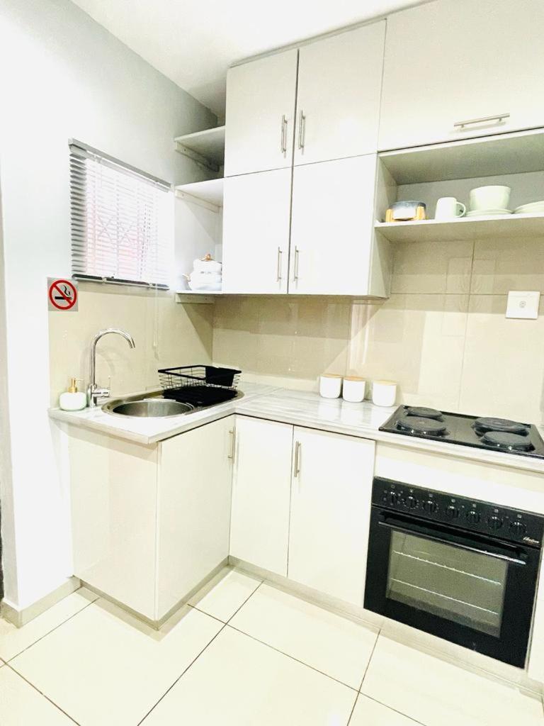 Trendy, Comfortable 1 Bedroom Apartments In Mthatha Buitenkant foto