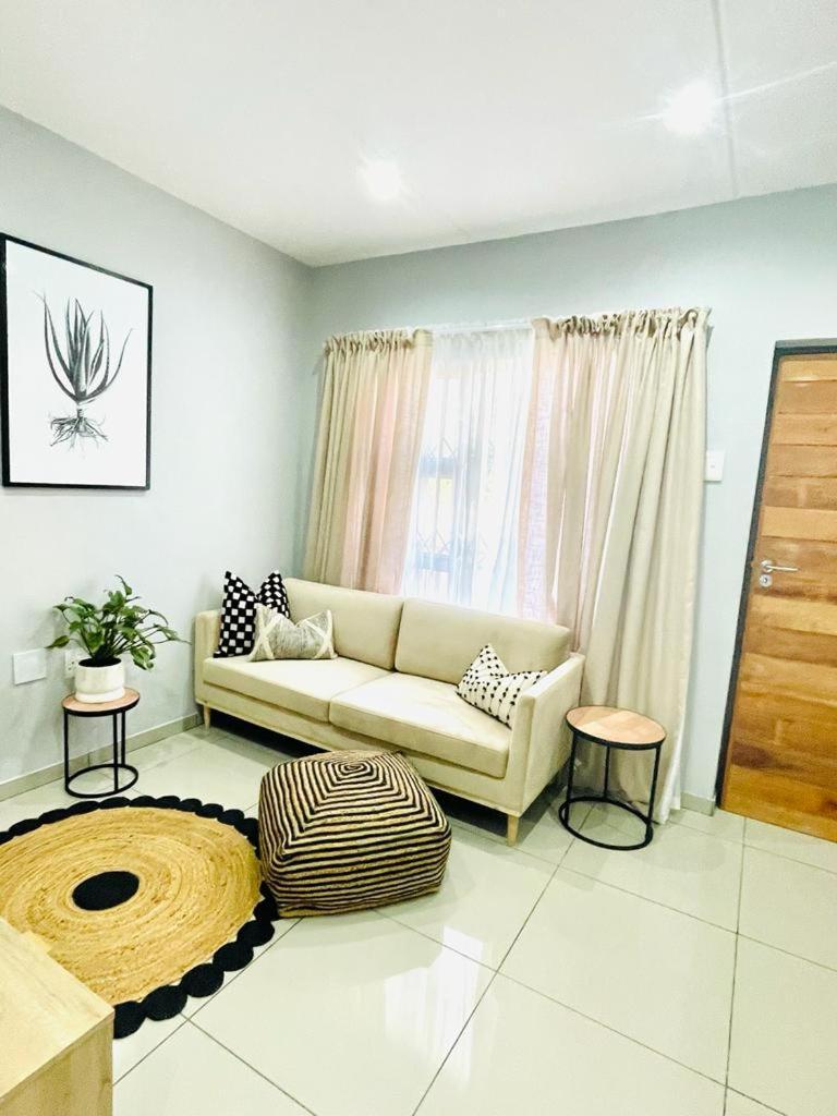Trendy, Comfortable 1 Bedroom Apartments In Mthatha Buitenkant foto